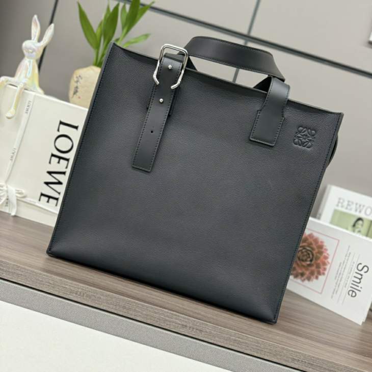 Picture of Loewe Handbags _SKUfw239907355fw